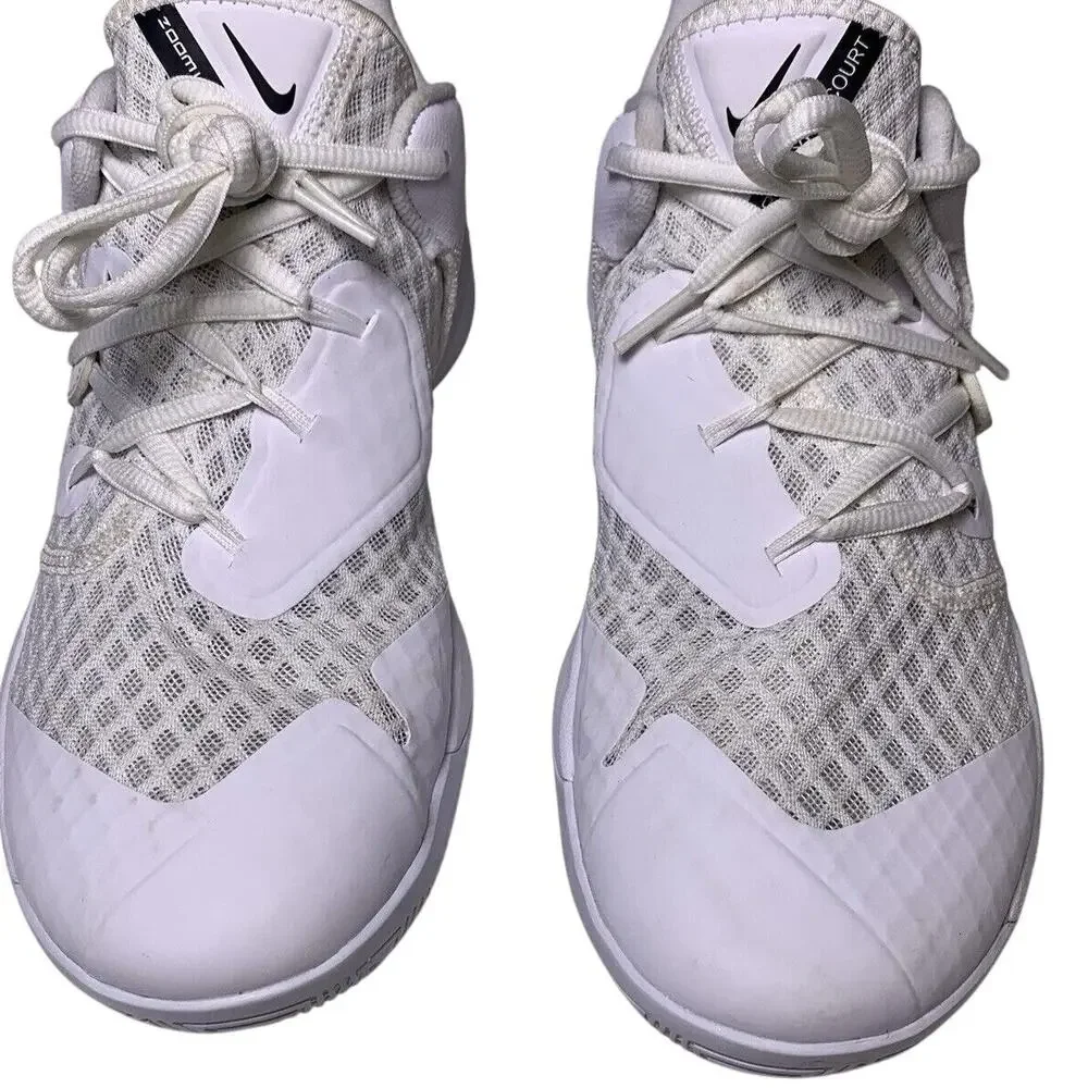 Nike White and Black Women's Athletic Shoes